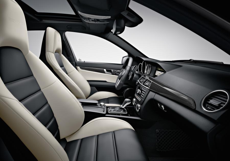  Mercedes-Benz C63 AMG Station Wagon 2011 года  (фото 4 из 19)